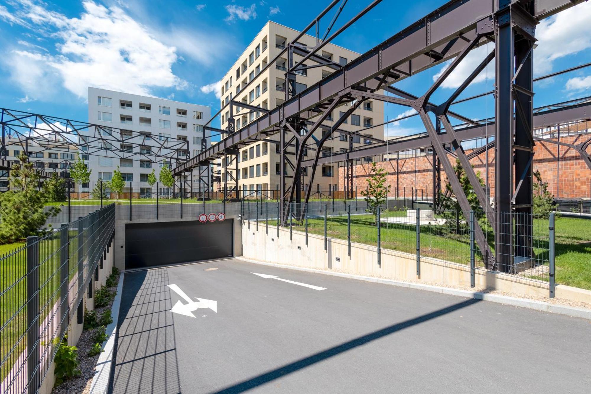 Bright 2Br - 4Th Floor, Balcony, Free Parking By Gravity Prague Apartment Exterior foto