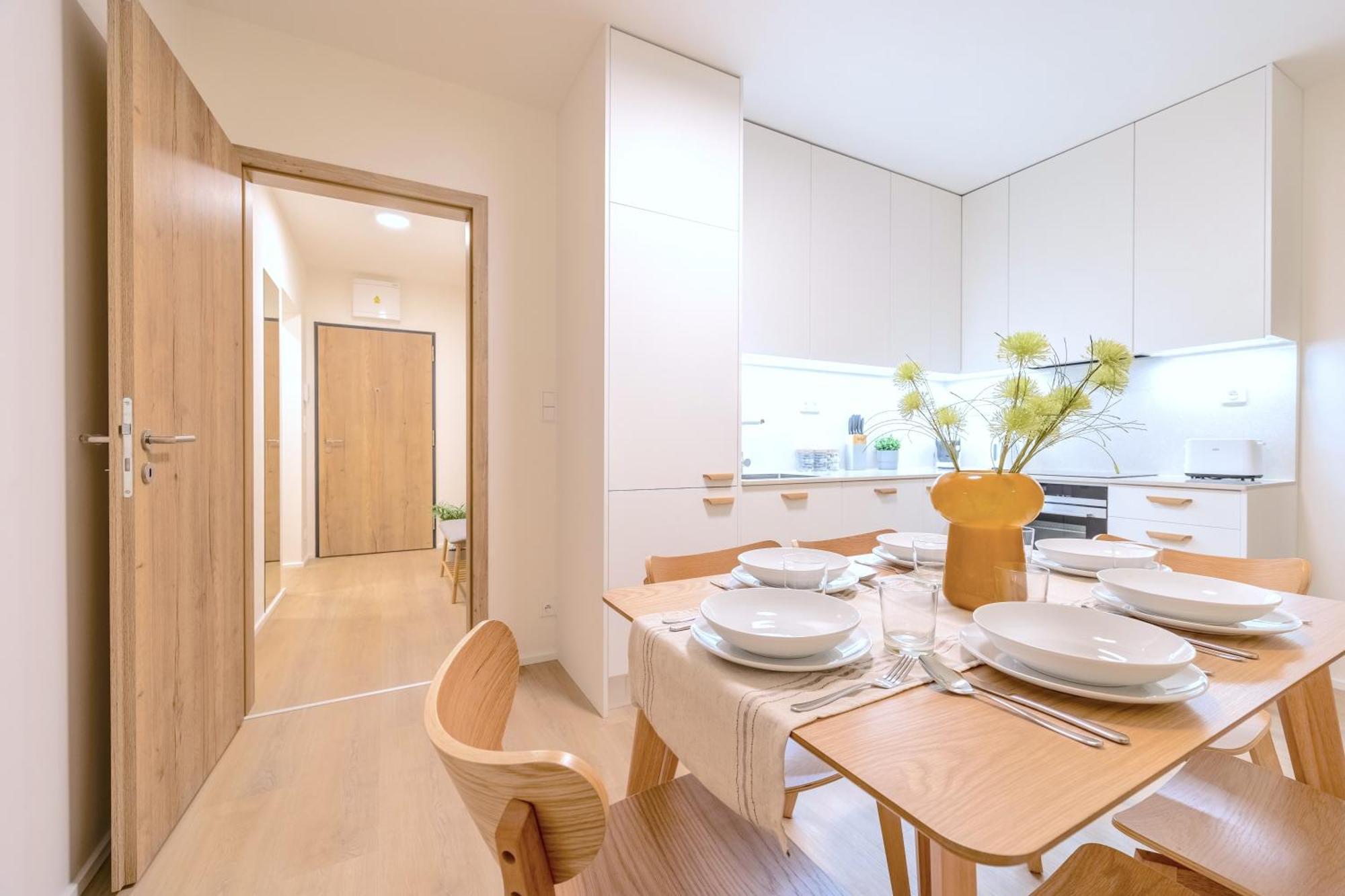 Bright 2Br - 4Th Floor, Balcony, Free Parking By Gravity Prague Apartment Exterior foto