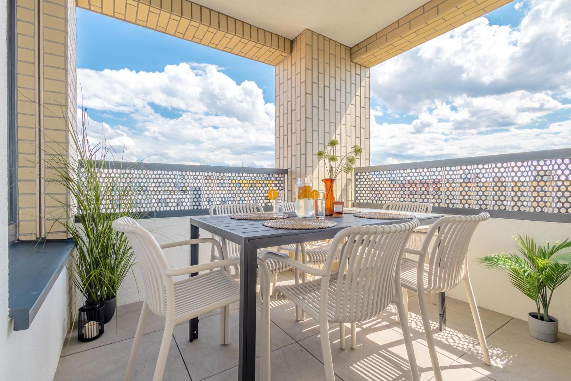 Bright 2Br - 4Th Floor, Balcony, Free Parking By Gravity Prague Apartment Exterior foto