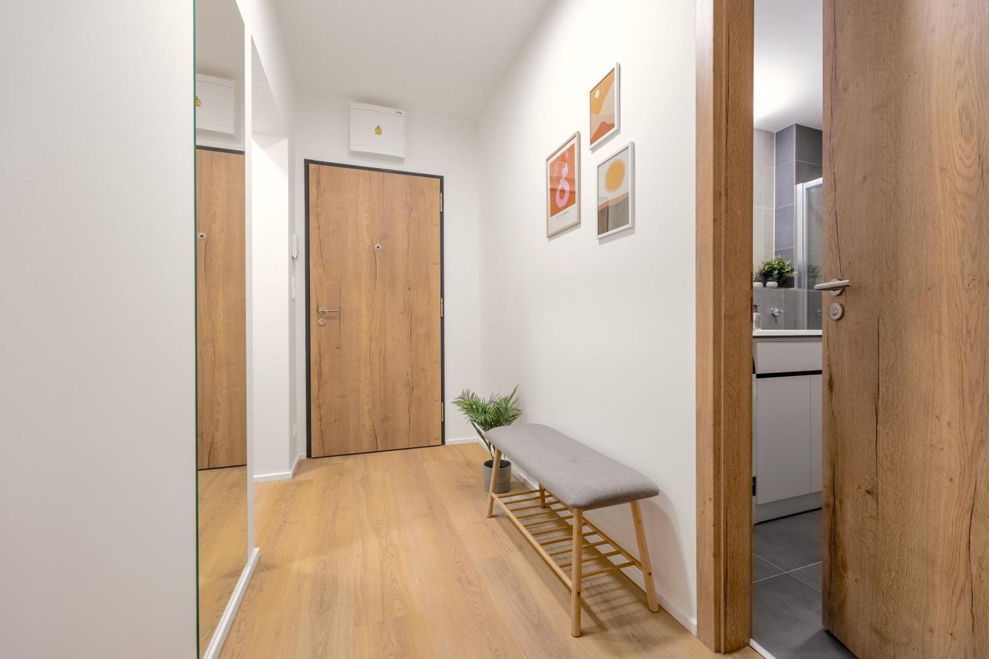 Bright 2Br - 4Th Floor, Balcony, Free Parking By Gravity Prague Apartment Exterior foto