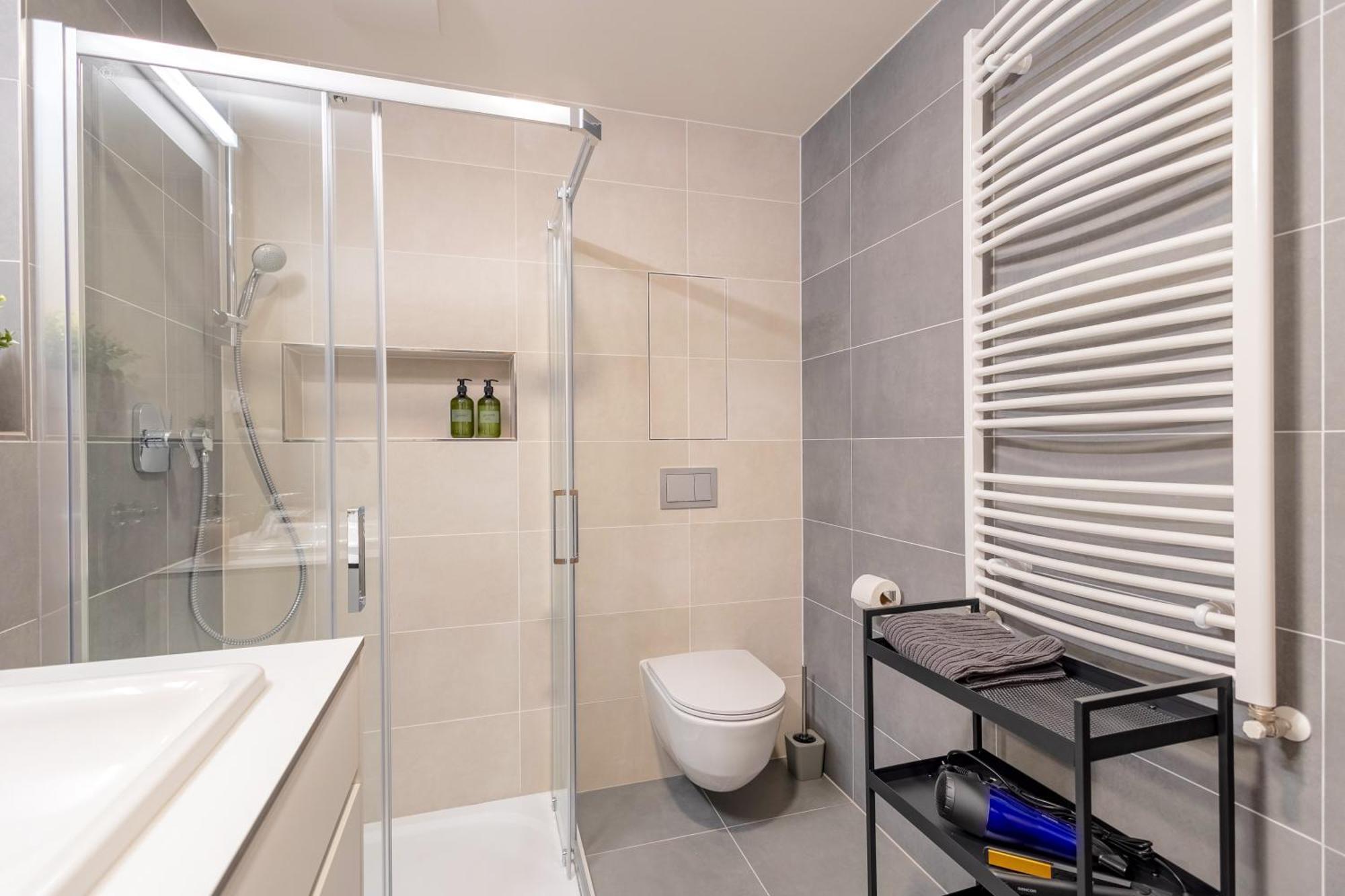 Bright 2Br - 4Th Floor, Balcony, Free Parking By Gravity Prague Apartment Exterior foto