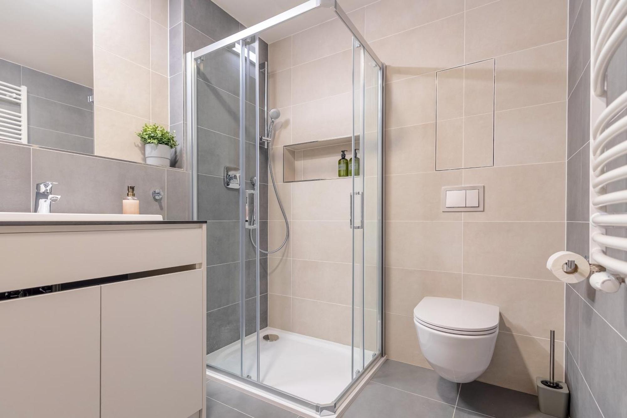 Bright 2Br - 4Th Floor, Balcony, Free Parking By Gravity Prague Apartment Exterior foto